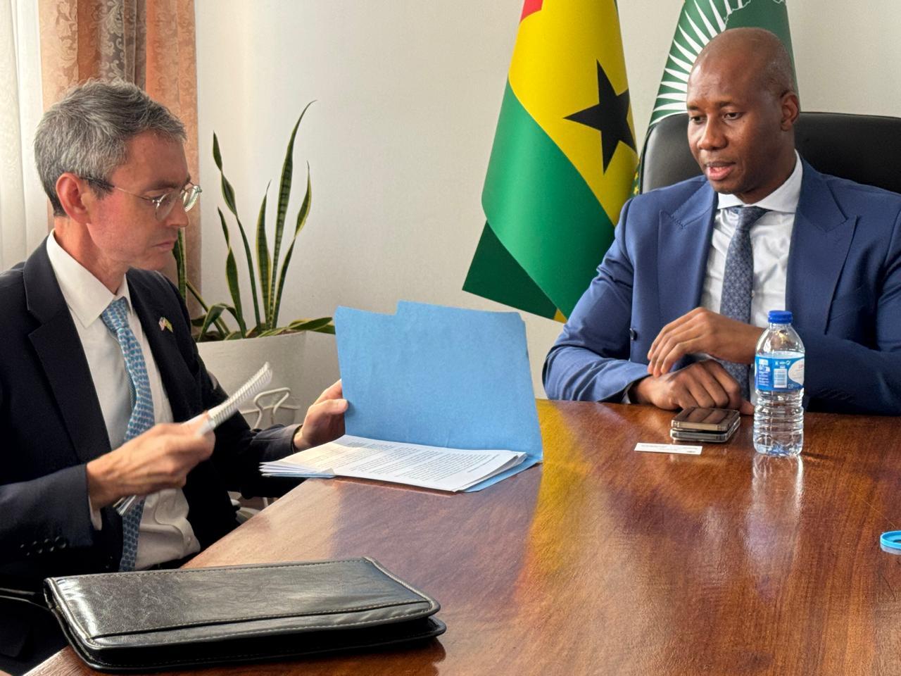 Parceria Diplomática: Angola e São Tomé Reforçam Cooperação Bilateral